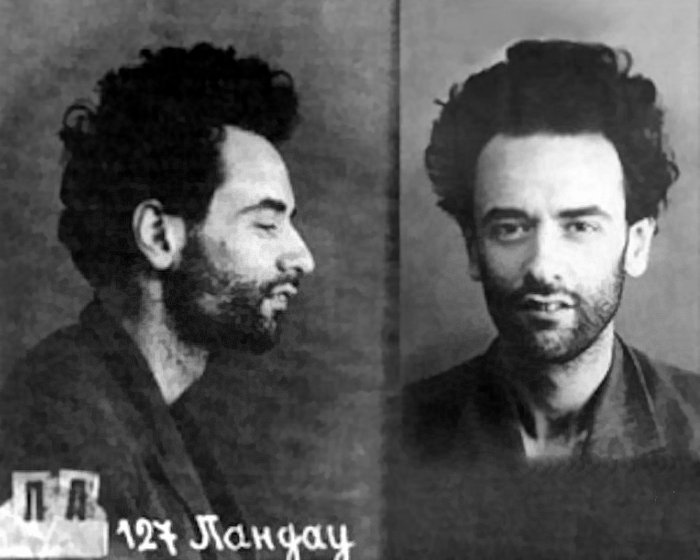 NKVD prison photograph of Landau, 1938